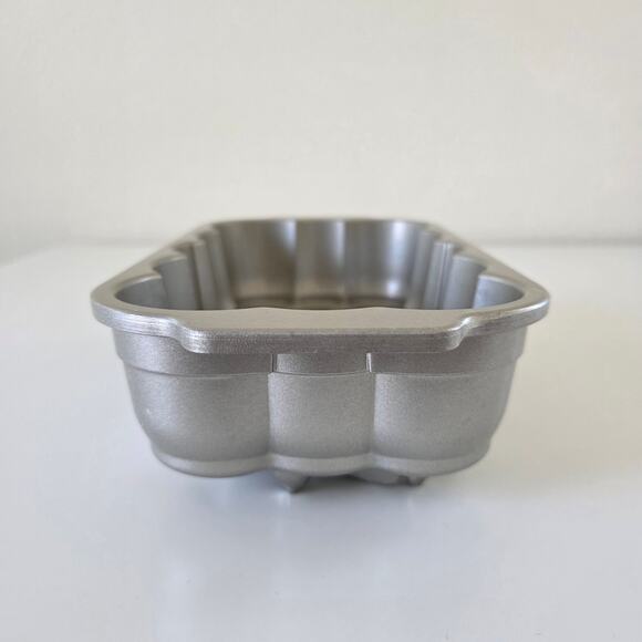 Nordic Ware Gingerbread Loaf Pan 454 g Aluminum Nonstick Holiday Bakeware USA - Picture 4 of 14